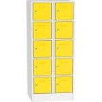 Metāla skapis ar slēdzamām kastēm