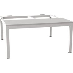 Pamata sols zem drēbju skapja