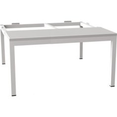 Pamata sols zem drēbju skapja