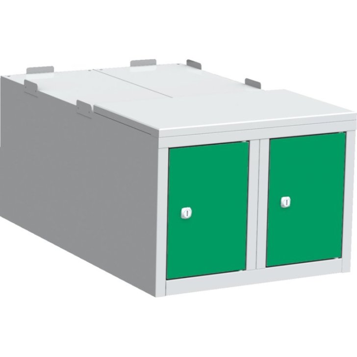 Pamatkaste zem drēbju skapja