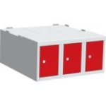 Pamatkaste zem drēbju skapja