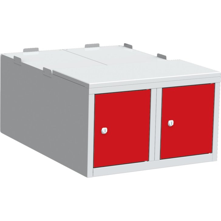 Pamatkaste zem drēbju skapja