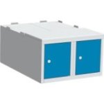 Pamatkaste zem drēbju skapja