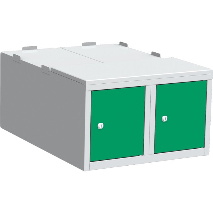 Pamatkaste zem drēbju skapja