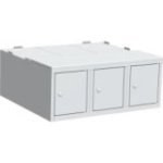 Pamatkaste zem drēbju skapja