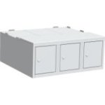 Pamatkaste zem drēbju skapja