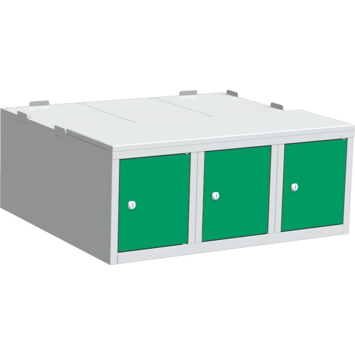 Pamatkaste zem drēbju skapja