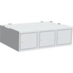 Pamatkaste zem drēbju skapja