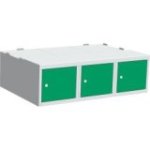 Pamatkaste zem drēbju skapja