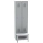 Divu durvju metāla skapītis ar priekšā piestiprinātu soli ar integrētu perforētu apavu plauktu