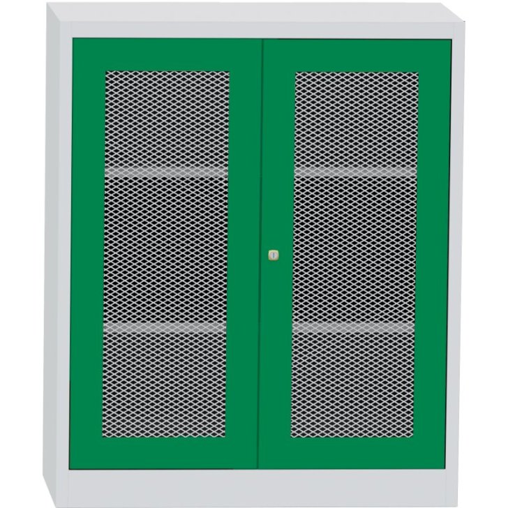 Universāls skapis ar veramām stiepļu durvīm