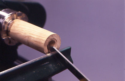 Paplašiniet caurumu