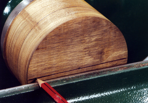 5. Atzīmējiet pa centru