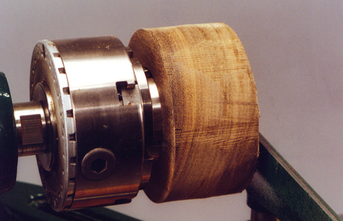 16. Atkārtoti uzstādiet pamatni