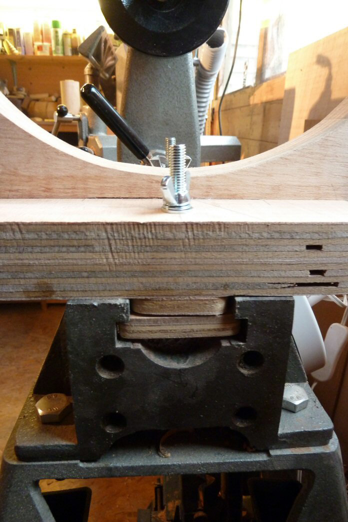 5. solis: Kāju skavas pievienošana